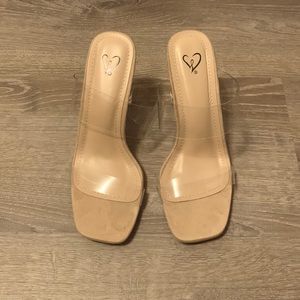 NWT Windsor Glass Clear Heels Size 6.5